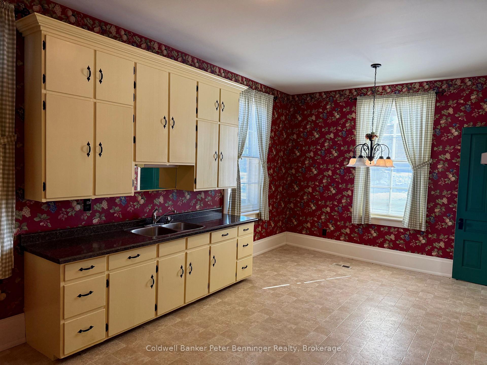Photo 10 of 830 Yonge Street S, Brockton — HOMEH