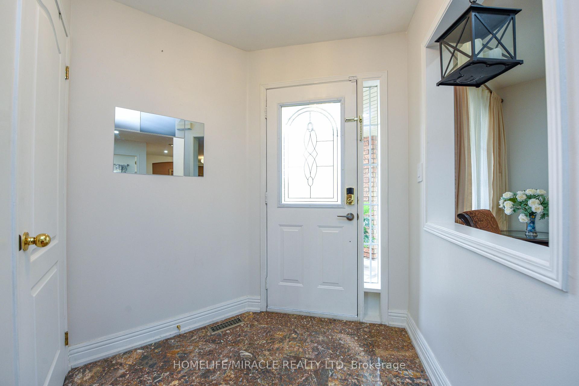 Photo 2 of 113 Seclusion Crescent, Brampton, Sandringham-Wellington — HOMEH