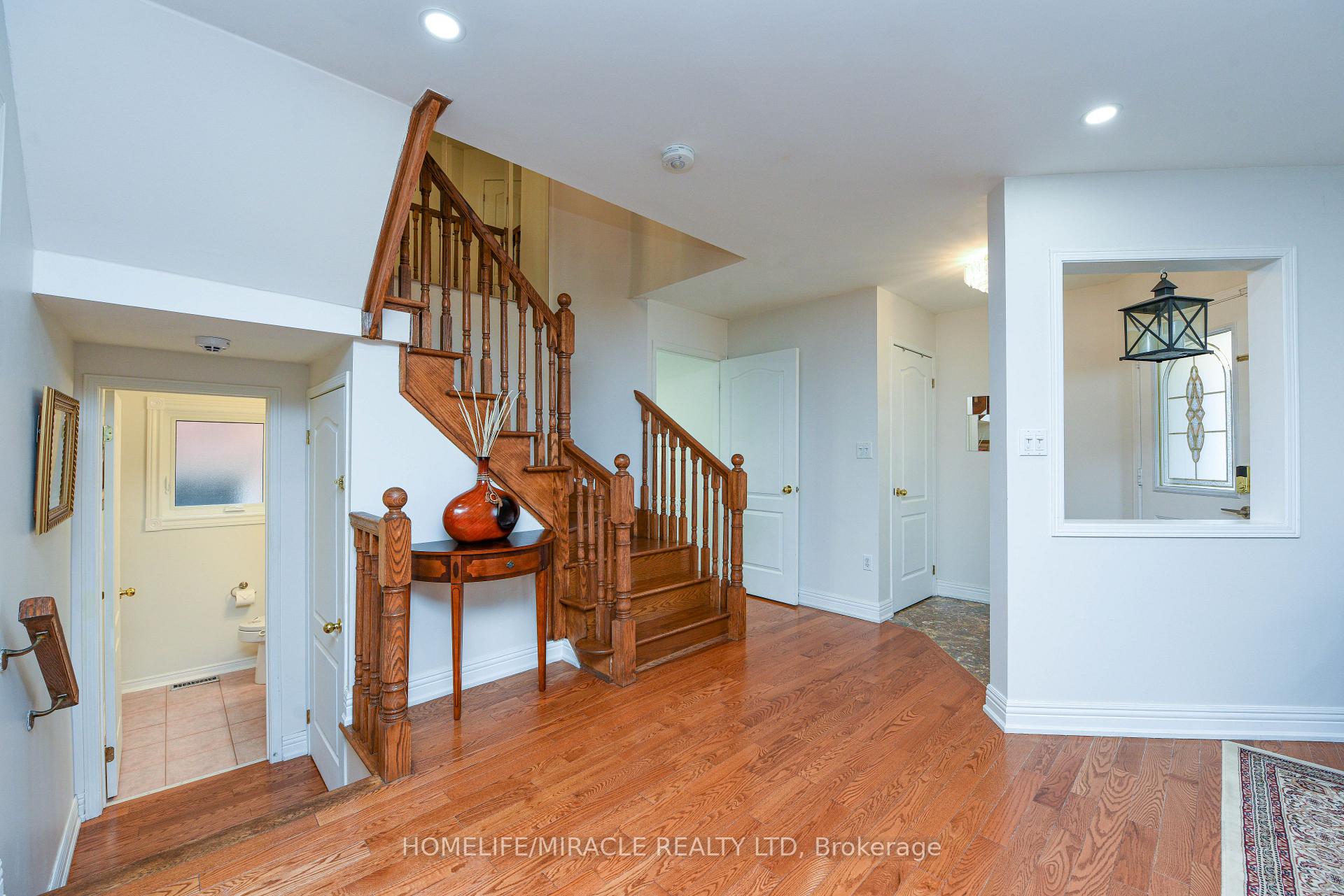 Photo 3 of 113 Seclusion Crescent, Brampton, Sandringham-Wellington — HOMEH