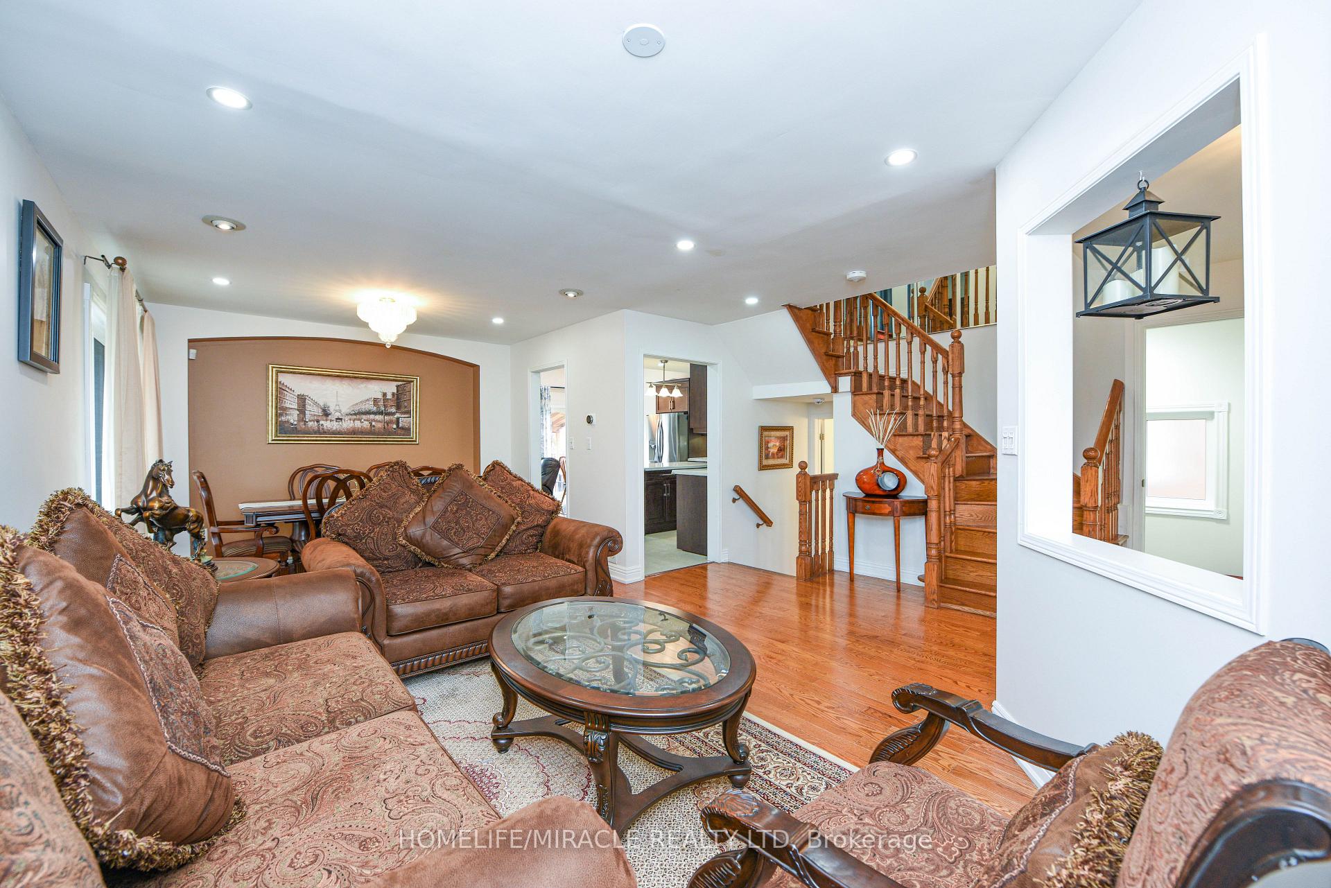 Photo 5 of 113 Seclusion Crescent, Brampton, Sandringham-Wellington — HOMEH