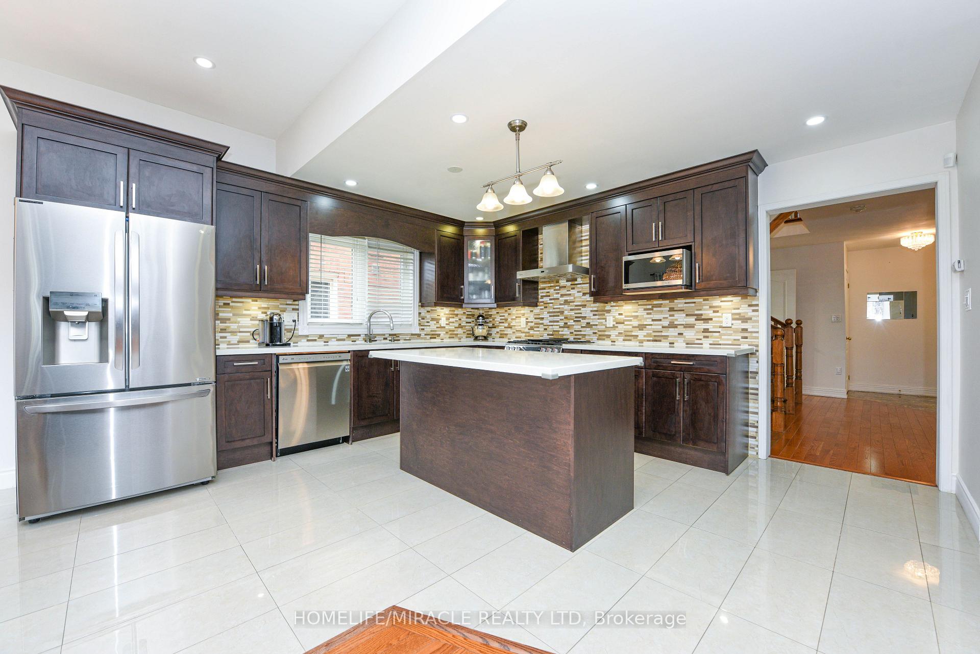 Photo 10 of 113 Seclusion Crescent, Brampton, Sandringham-Wellington — HOMEH