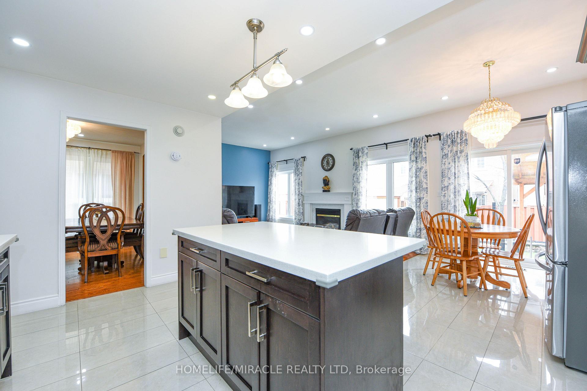 Photo 11 of 113 Seclusion Crescent, Brampton, Sandringham-Wellington — HOMEH