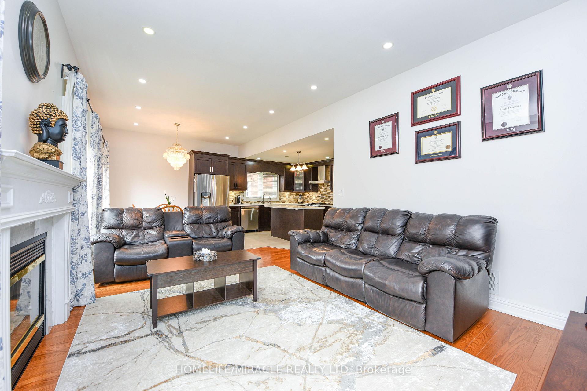 Photo 14 of 113 Seclusion Crescent, Brampton, Sandringham-Wellington — HOMEH