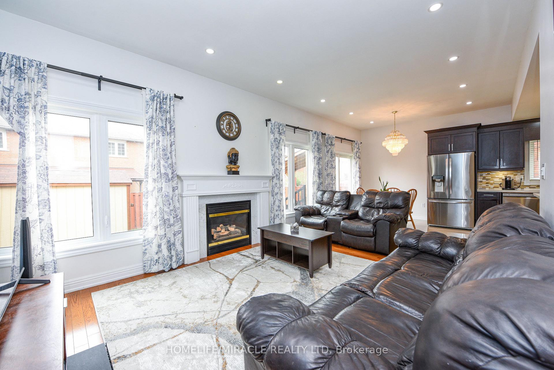 Photo 15 of 113 Seclusion Crescent, Brampton, Sandringham-Wellington — HOMEH