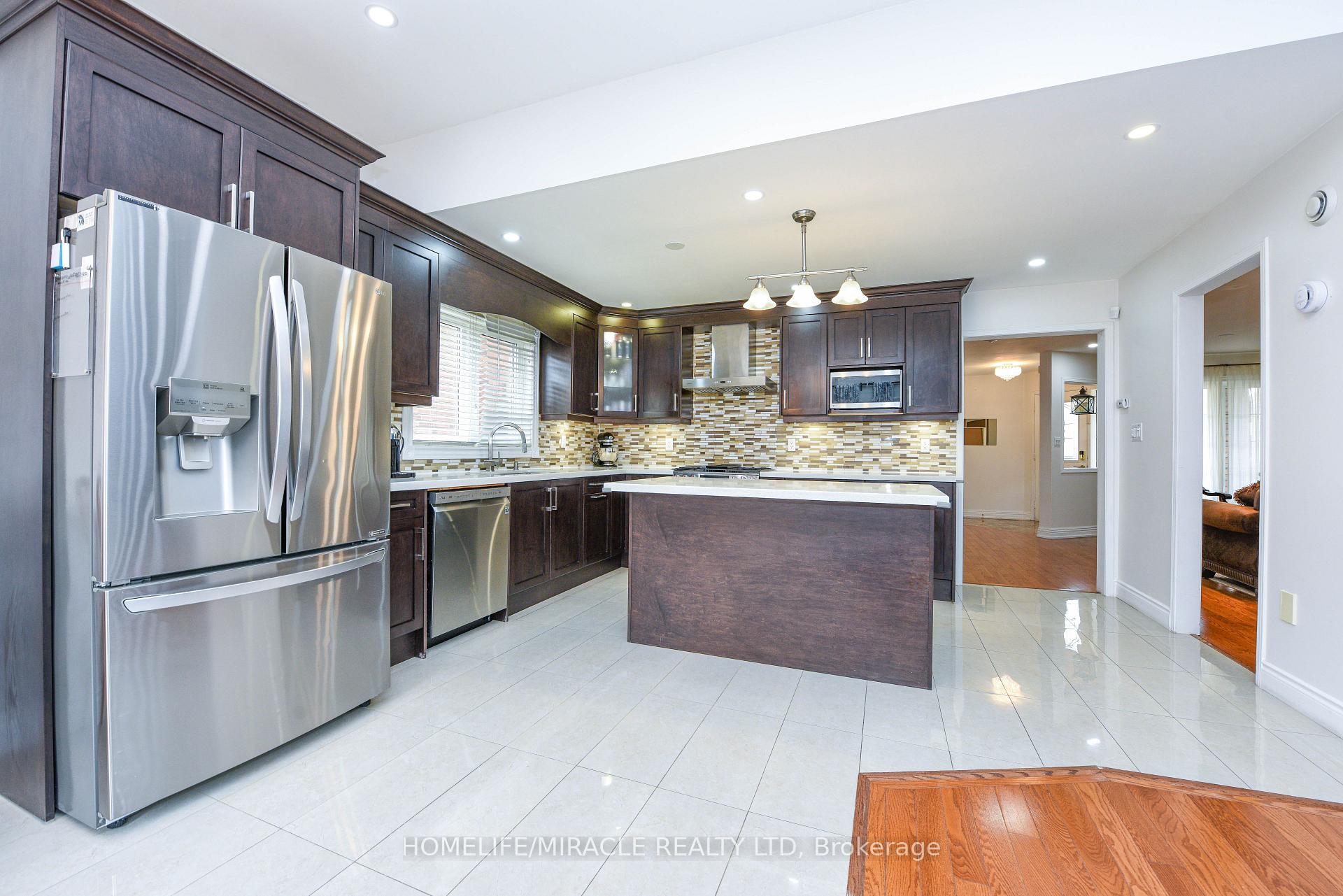Photo 17 of 113 Seclusion Crescent, Brampton, Sandringham-Wellington — HOMEH