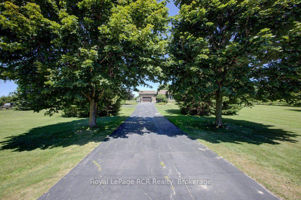 Photo 3 of 7195 Sixteenth Line, Mapleton, Rural Mapleton — HOMEH