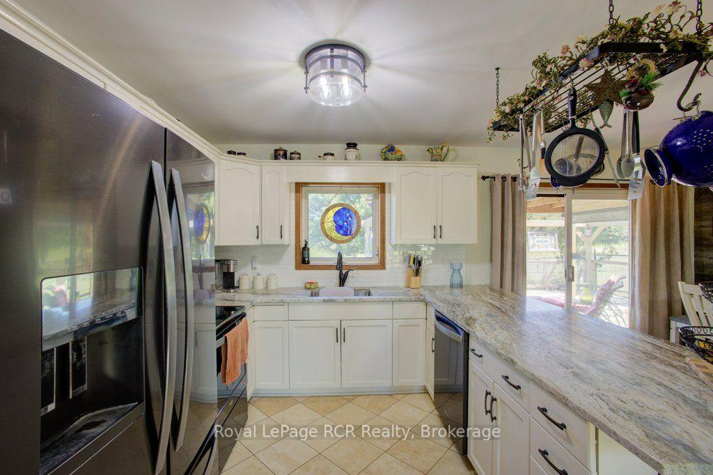 Photo 9 of 7195 Sixteenth Line, Mapleton, Rural Mapleton — HOMEH