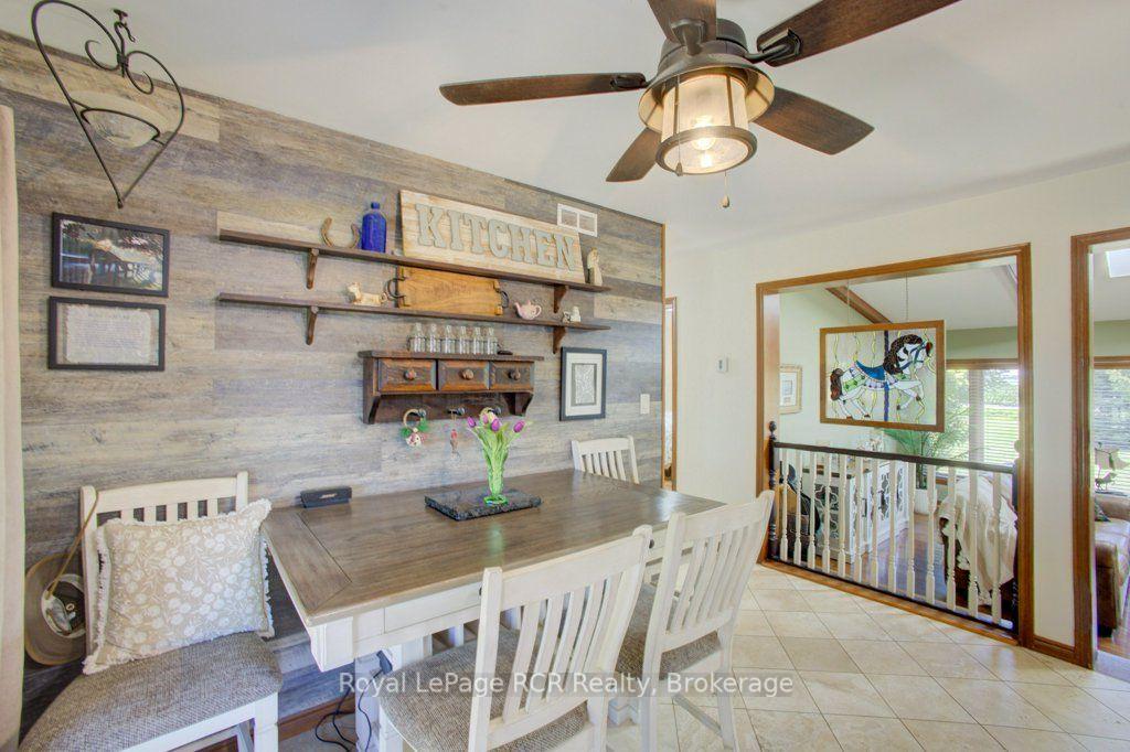 Photo 11 of 7195 Sixteenth Line, Mapleton, Rural Mapleton — HOMEH