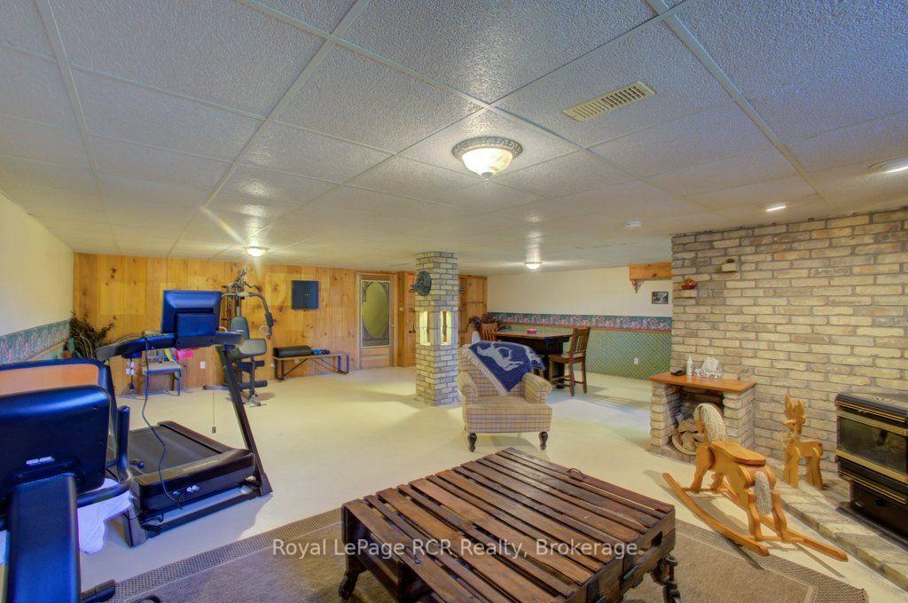 Photo 23 of 7195 Sixteenth Line, Mapleton, Rural Mapleton — HOMEH