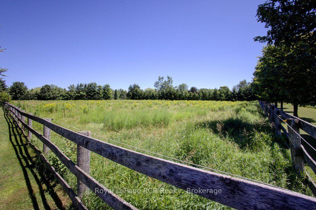 Photo 25 of 7195 Sixteenth Line, Mapleton, Rural Mapleton — HOMEH
