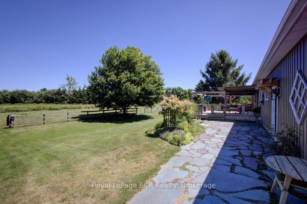 Photo 28 of 7195 Sixteenth Line, Mapleton, Rural Mapleton — HOMEH