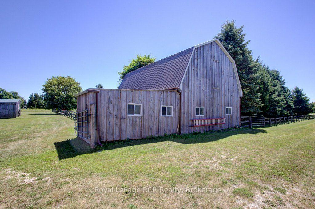 Photo 30 of 7195 Sixteenth Line, Mapleton, Rural Mapleton — HOMEH