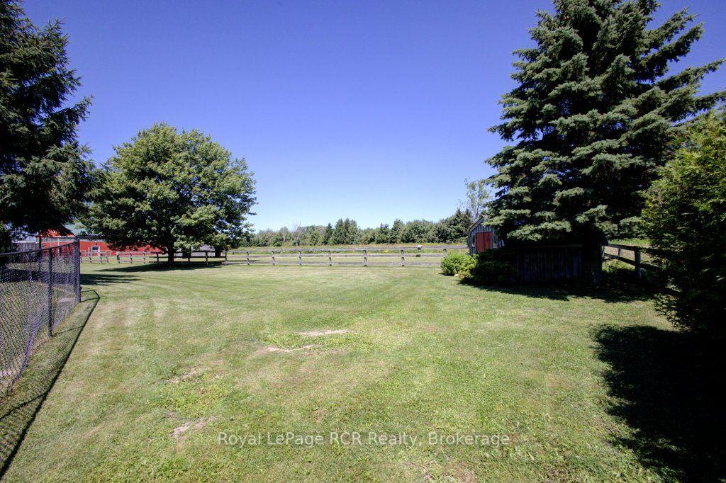 Photo 38 of 7195 Sixteenth Line, Mapleton, Rural Mapleton — HOMEH