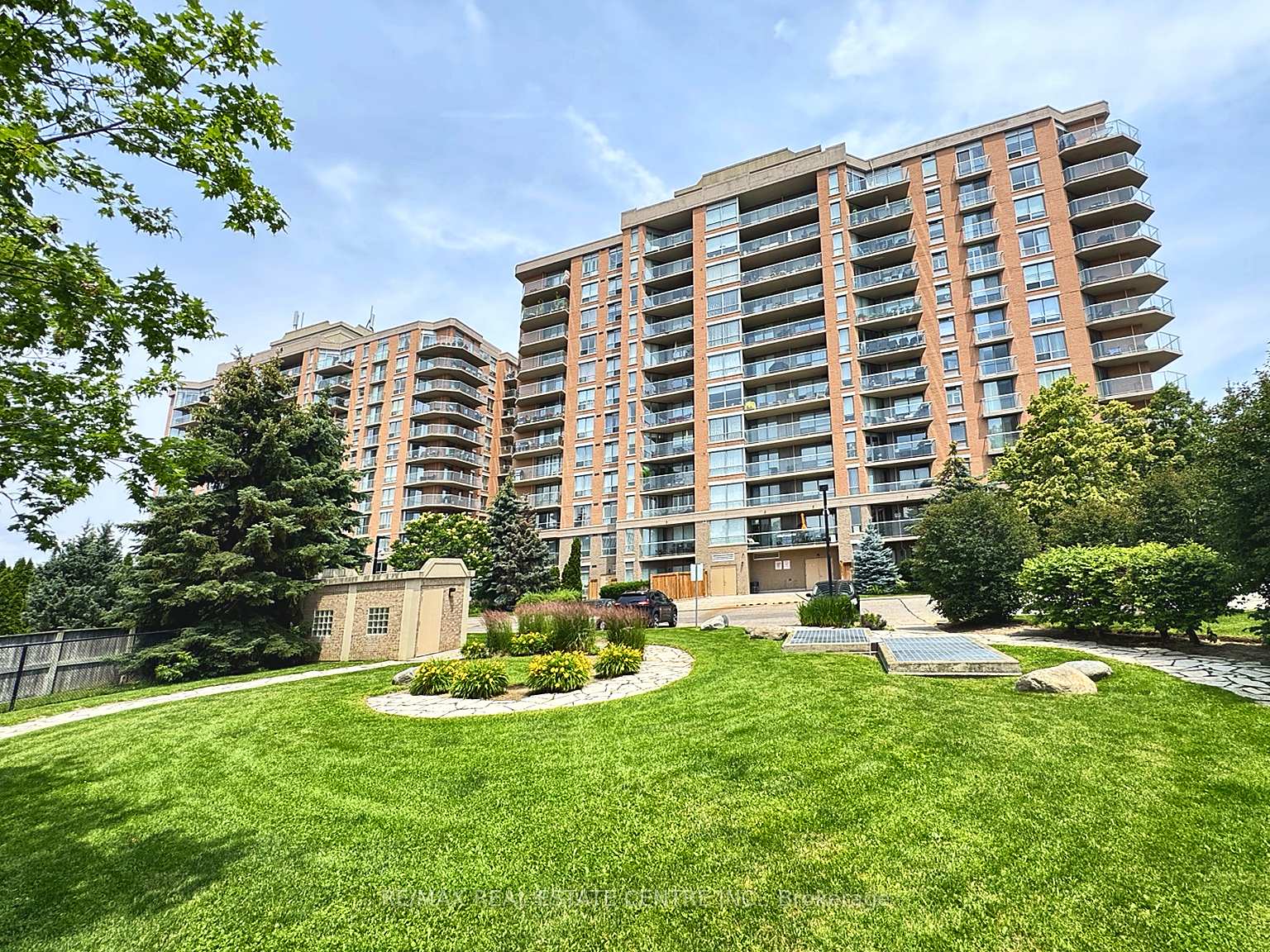 Photo 1 of Unit 302, 1140 parkwest Place, Mississauga, Lakeview — HOMEH