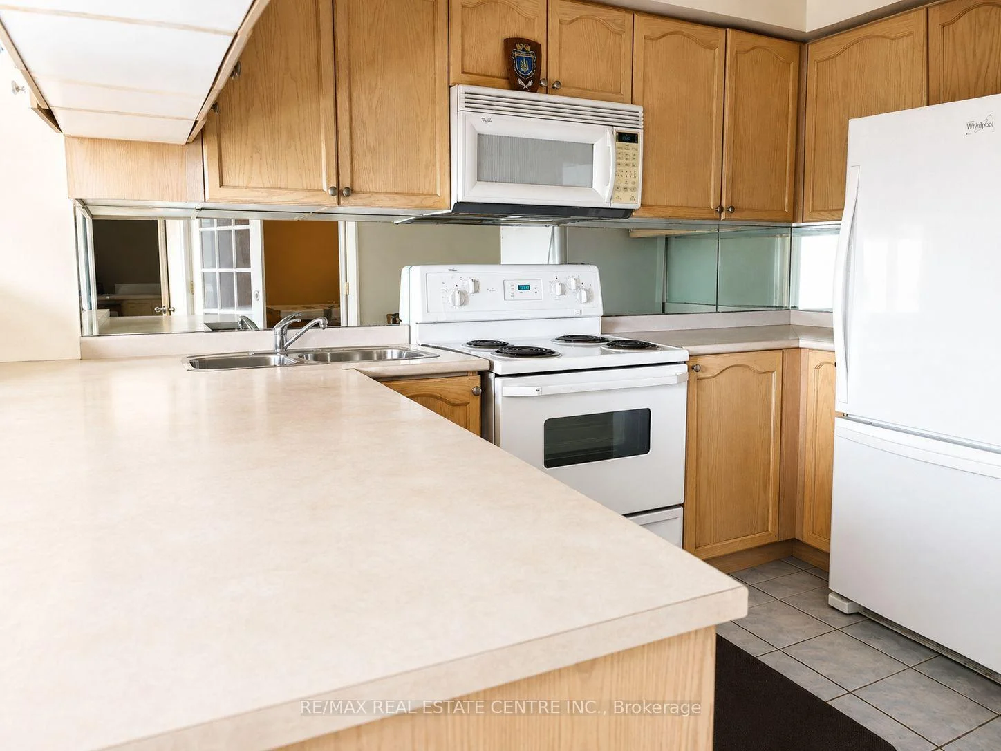 Photo 8 of Unit 302, 1140 parkwest Place, Mississauga, Lakeview — HOMEH