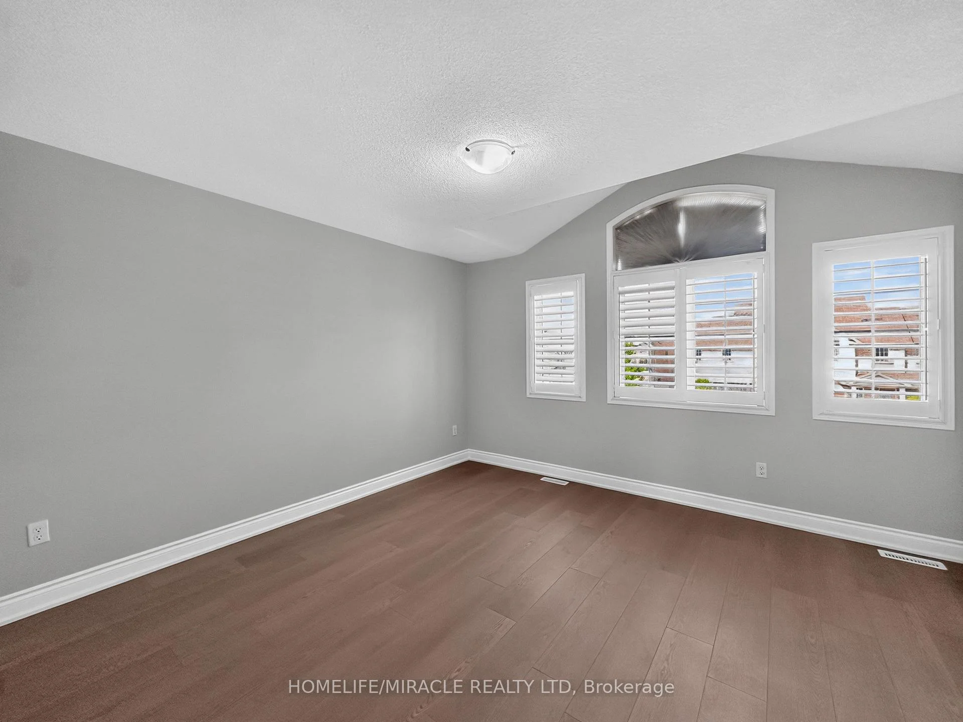 Photo 31 of 75 Blue Whale Boulevard, Brampton, Sandringham-Wellington — HOMEH