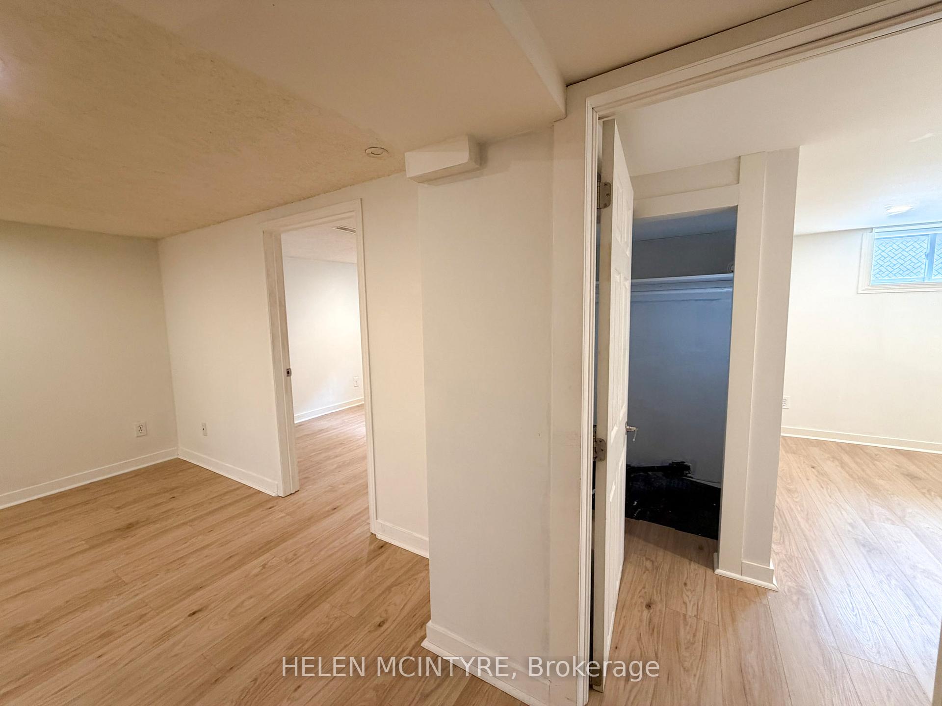 Photo 15 of 34 Dunning Crescent, Etobicoke, Alderwood — HOMEH