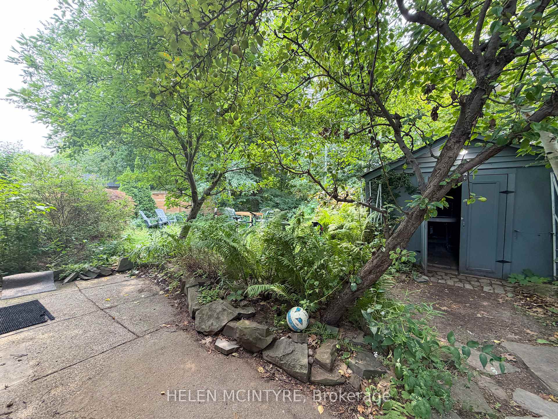 Photo 25 of 34 Dunning Crescent, Etobicoke, Alderwood — HOMEH