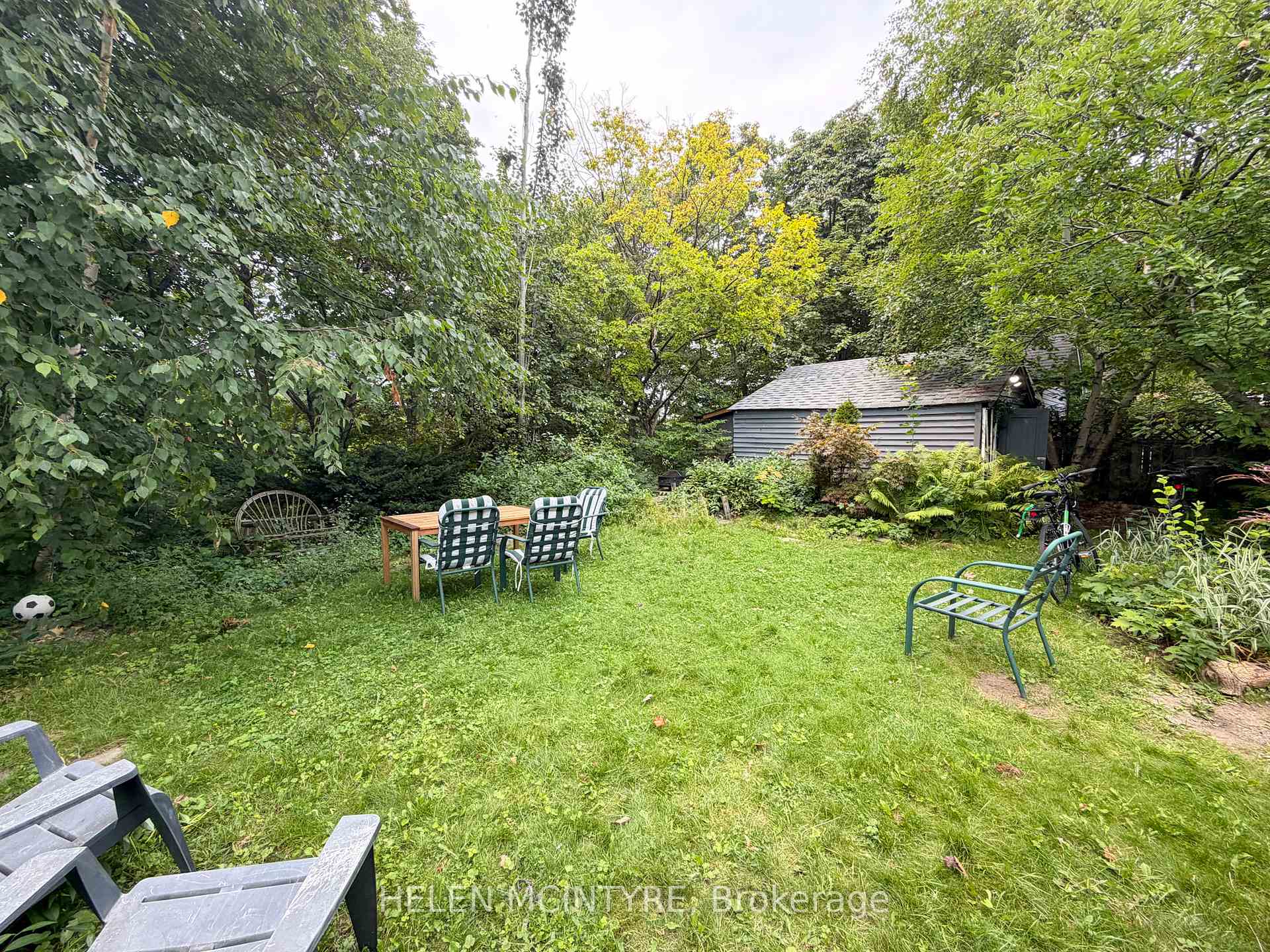 Photo 26 of 34 Dunning Crescent, Etobicoke, Alderwood — HOMEH