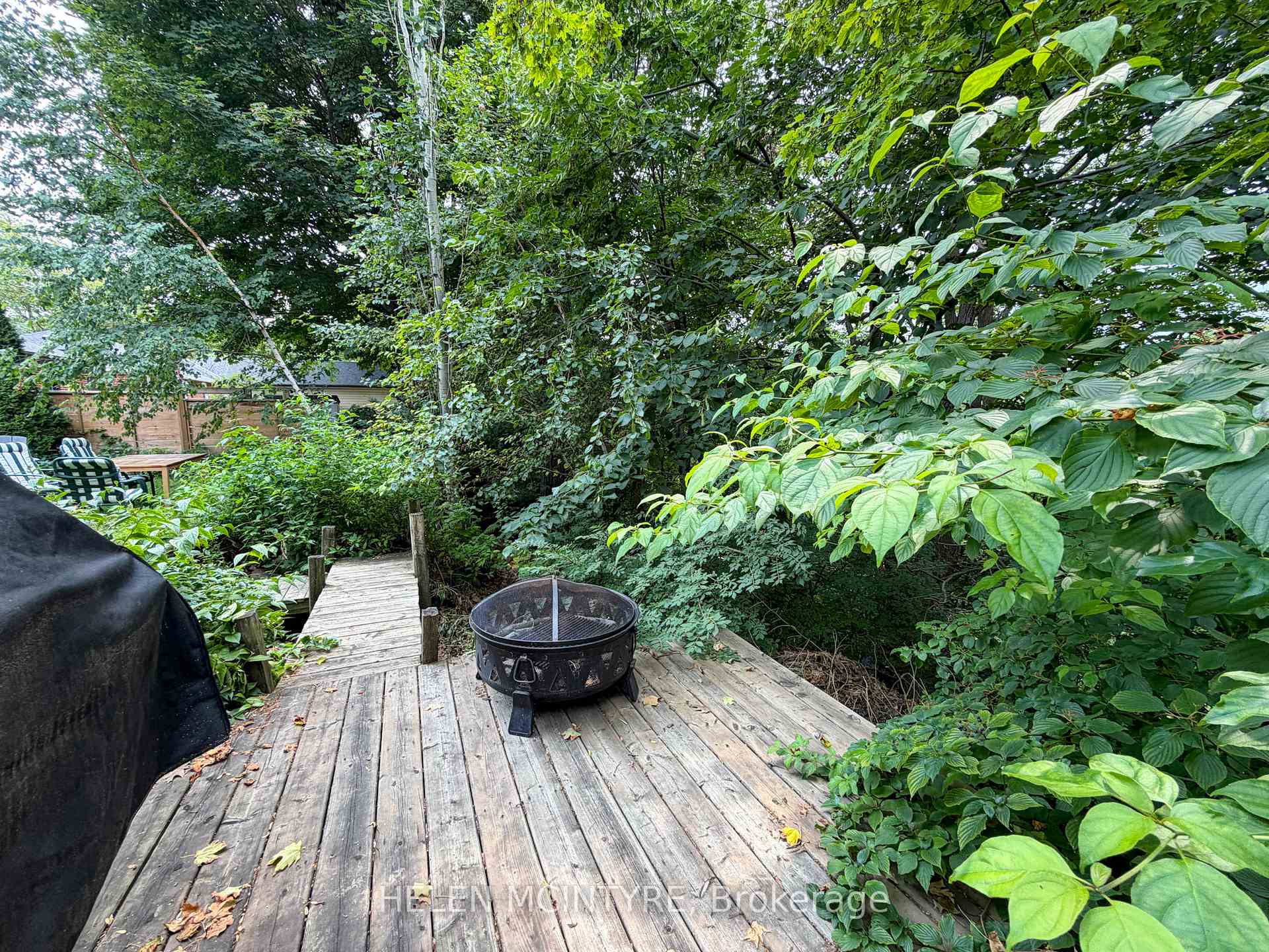 Photo 30 of 34 Dunning Crescent, Etobicoke, Alderwood — HOMEH