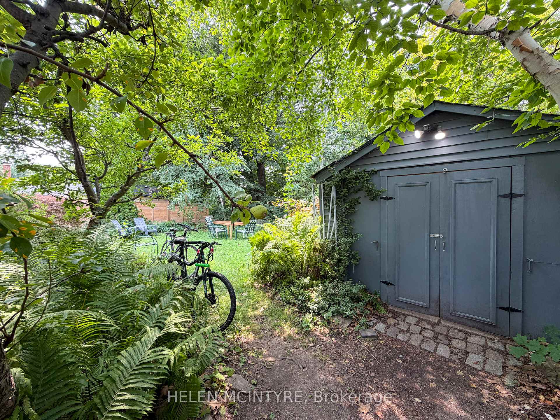 Photo 31 of 34 Dunning Crescent, Etobicoke, Alderwood — HOMEH
