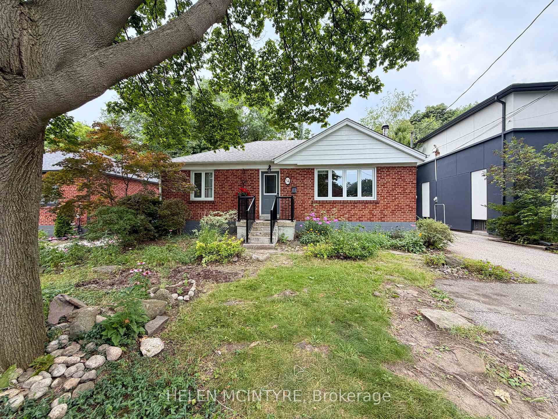 Photo 34 of 34 Dunning Crescent, Etobicoke, Alderwood — HOMEH