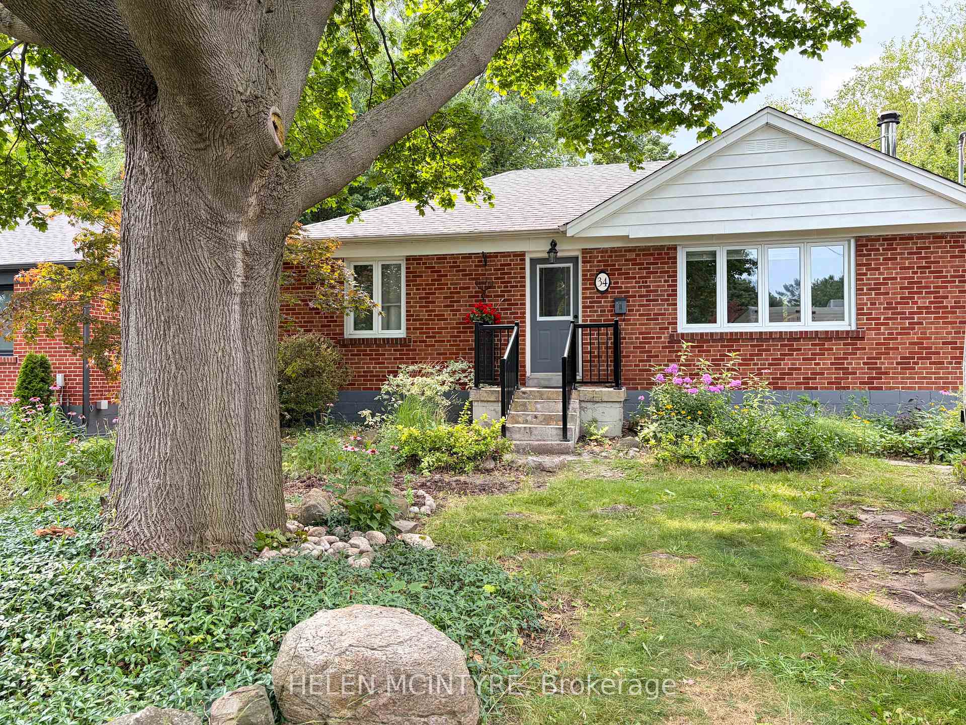Photo 35 of 34 Dunning Crescent, Etobicoke, Alderwood — HOMEH