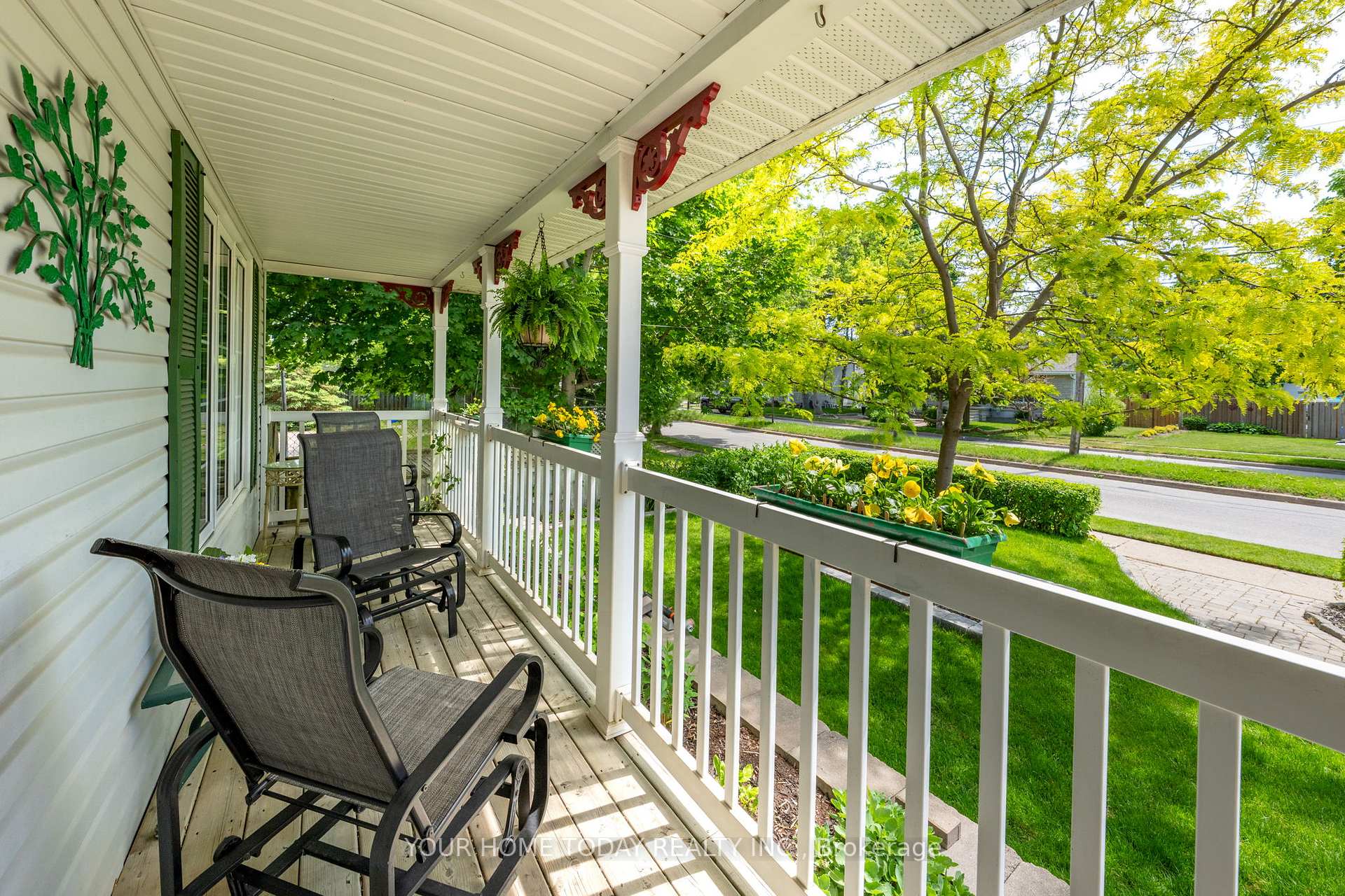 Photo 4 of 16 Normandy Boulevard, Halton Hills, Georgetown — HOMEH