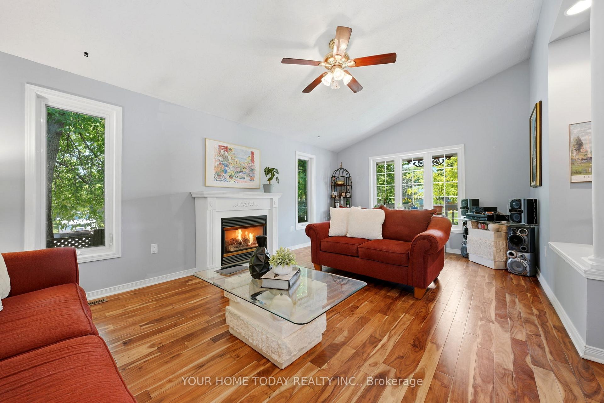 Photo 8 of 16 Normandy Boulevard, Halton Hills, Georgetown — HOMEH