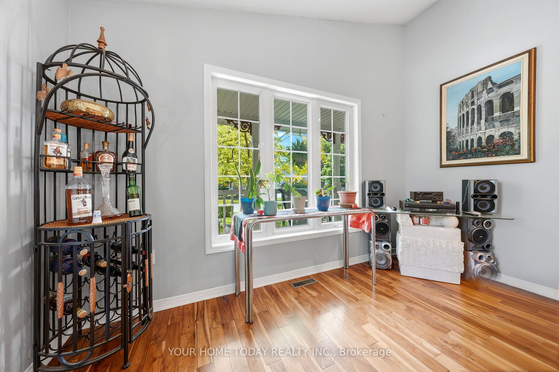 Photo 11 of 16 Normandy Boulevard, Halton Hills, Georgetown — HOMEH