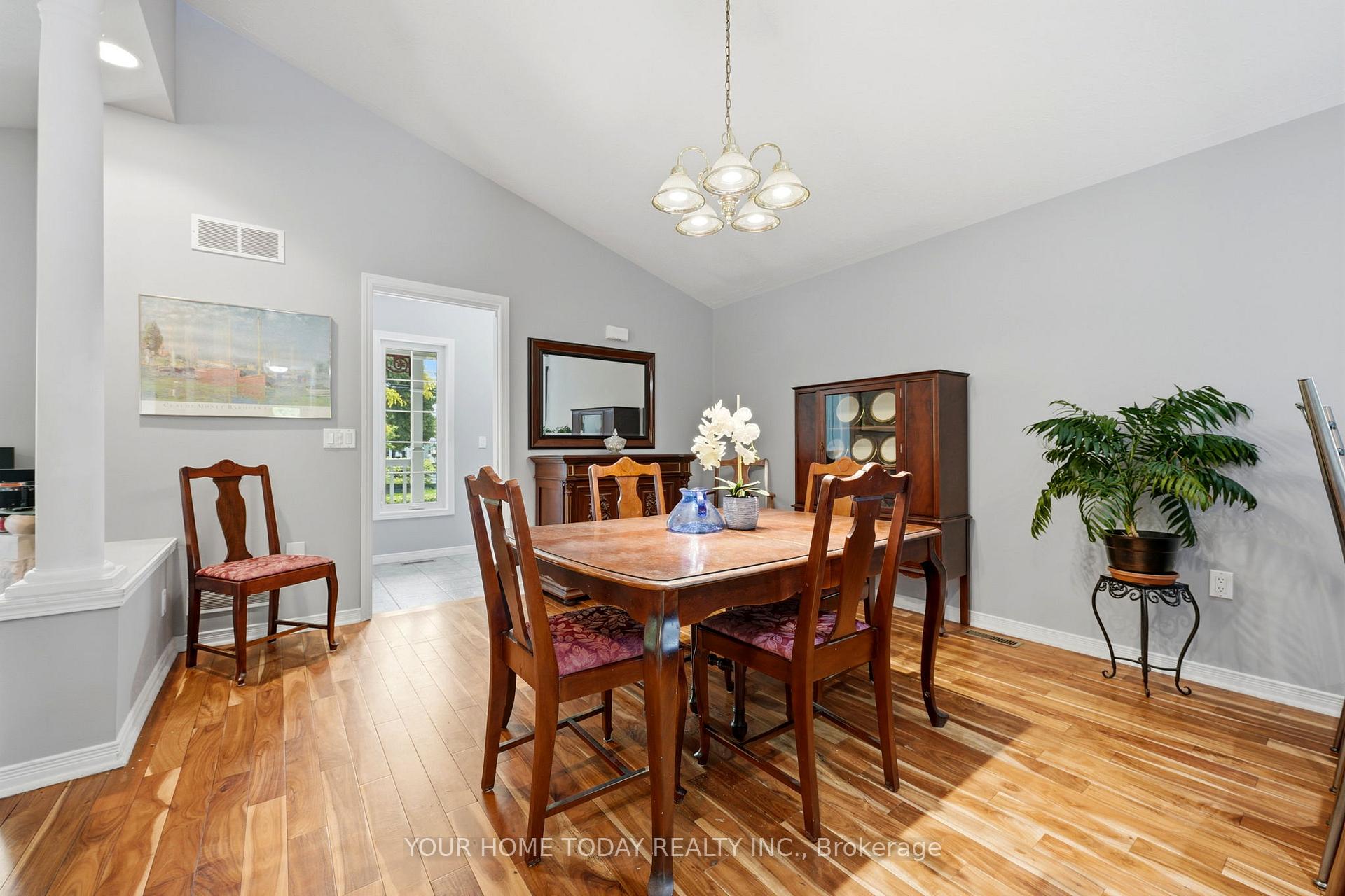 Photo 13 of 16 Normandy Boulevard, Halton Hills, Georgetown — HOMEH