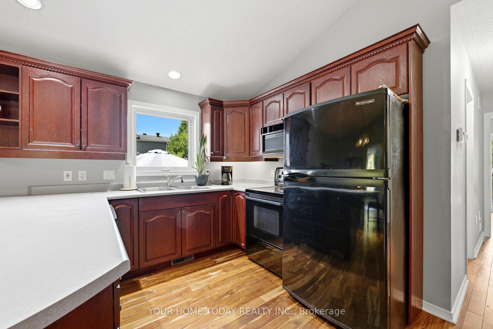 Photo 16 of 16 Normandy Boulevard, Halton Hills, Georgetown — HOMEH