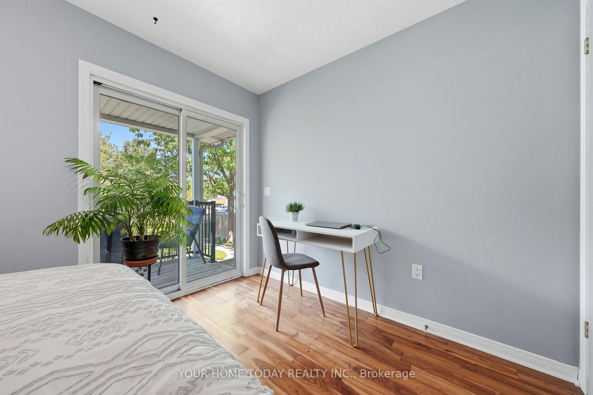 Photo 23 of 16 Normandy Boulevard, Halton Hills, Georgetown — HOMEH