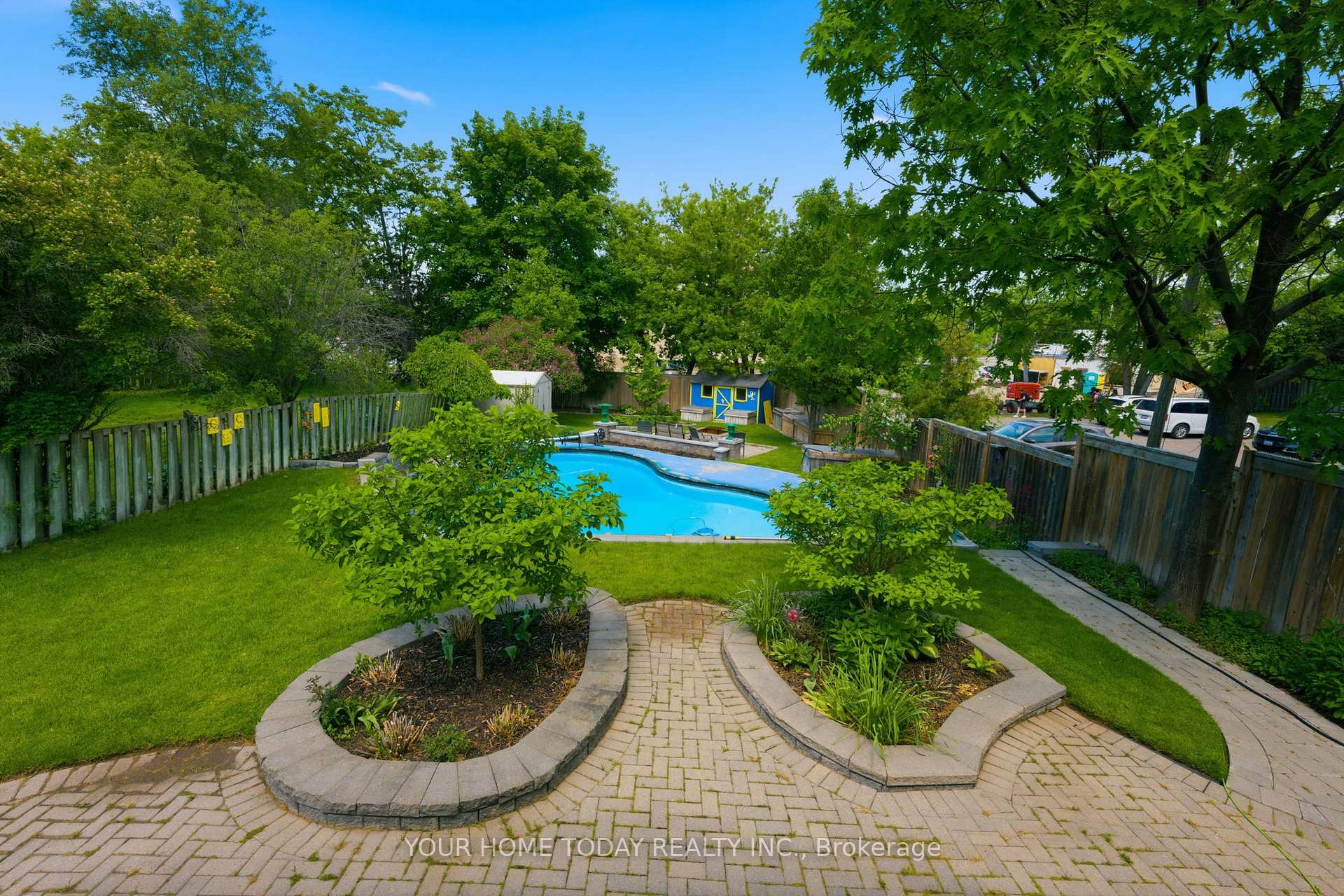 Photo 25 of 16 Normandy Boulevard, Halton Hills, Georgetown — HOMEH