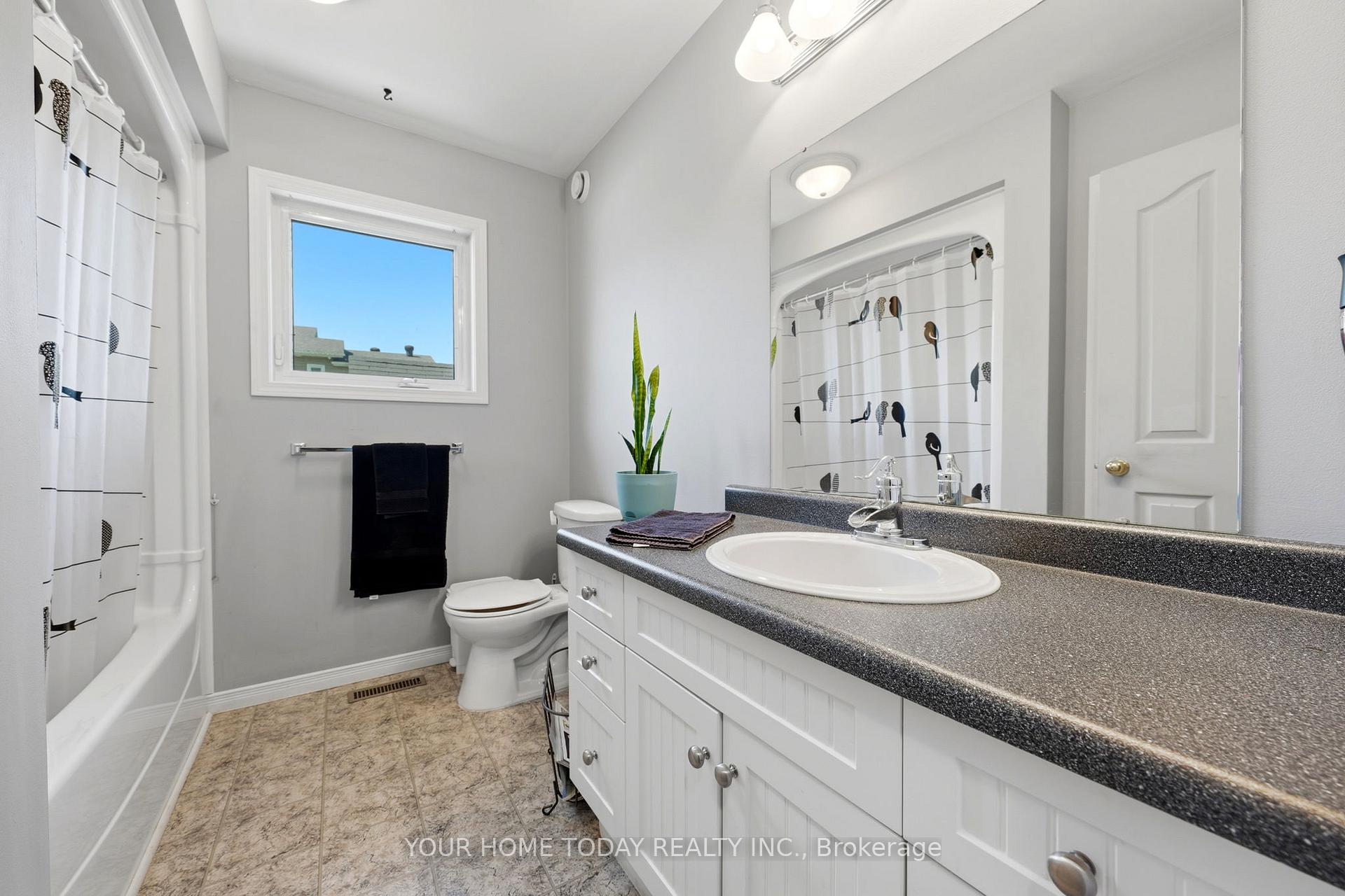 Photo 26 of 16 Normandy Boulevard, Halton Hills, Georgetown — HOMEH