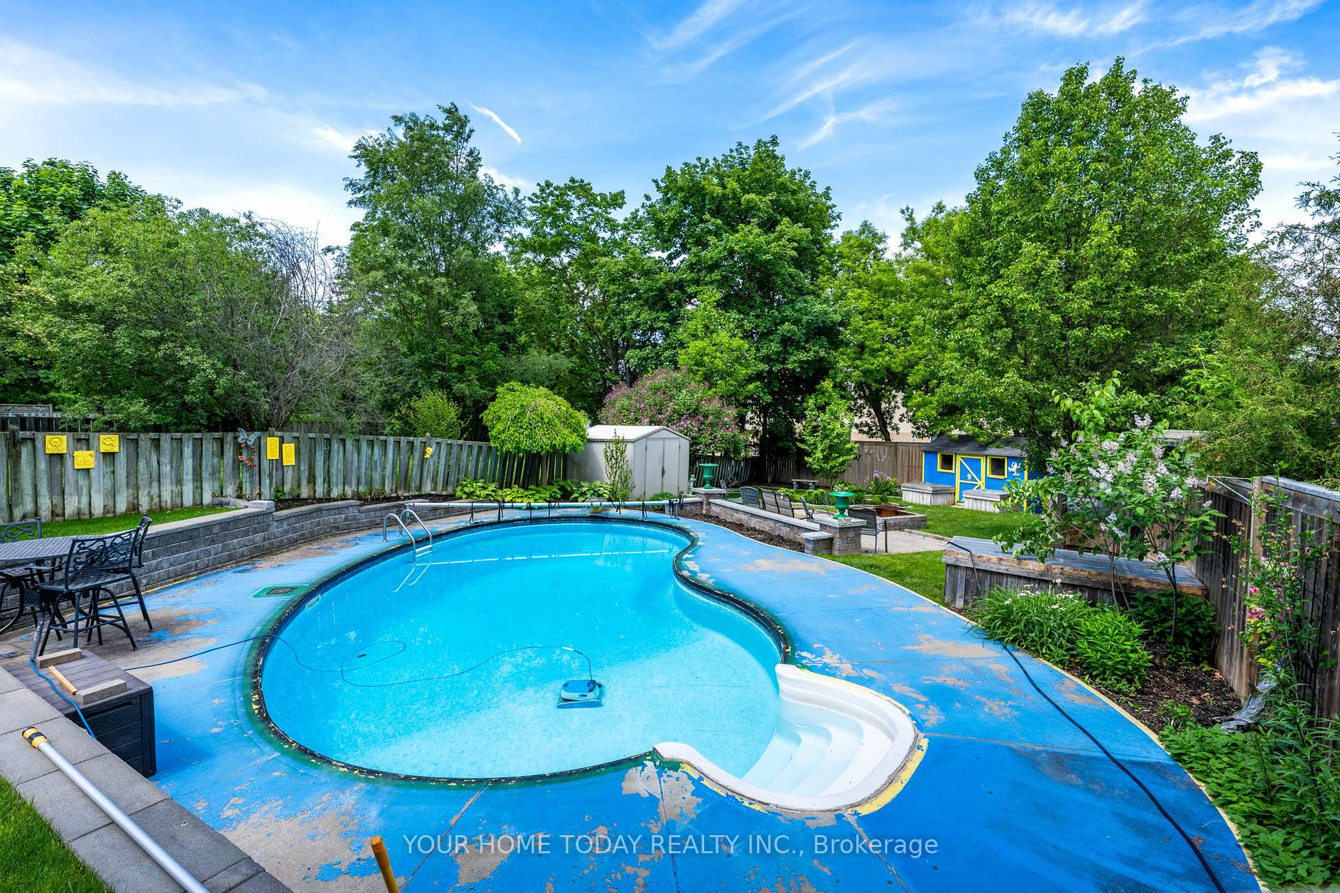 Photo 37 of 16 Normandy Boulevard, Halton Hills, Georgetown — HOMEH