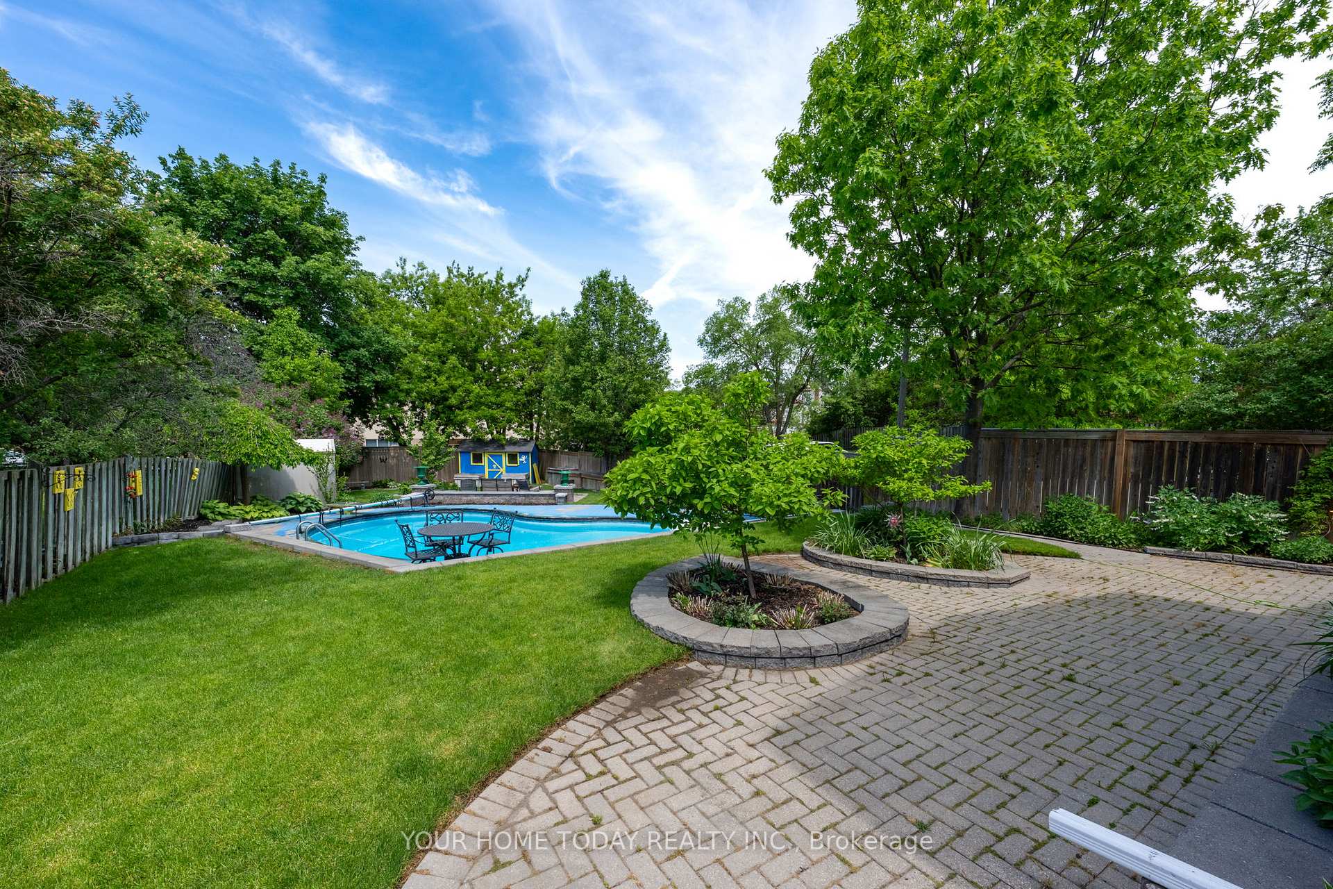 Photo 40 of 16 Normandy Boulevard, Halton Hills, Georgetown — HOMEH