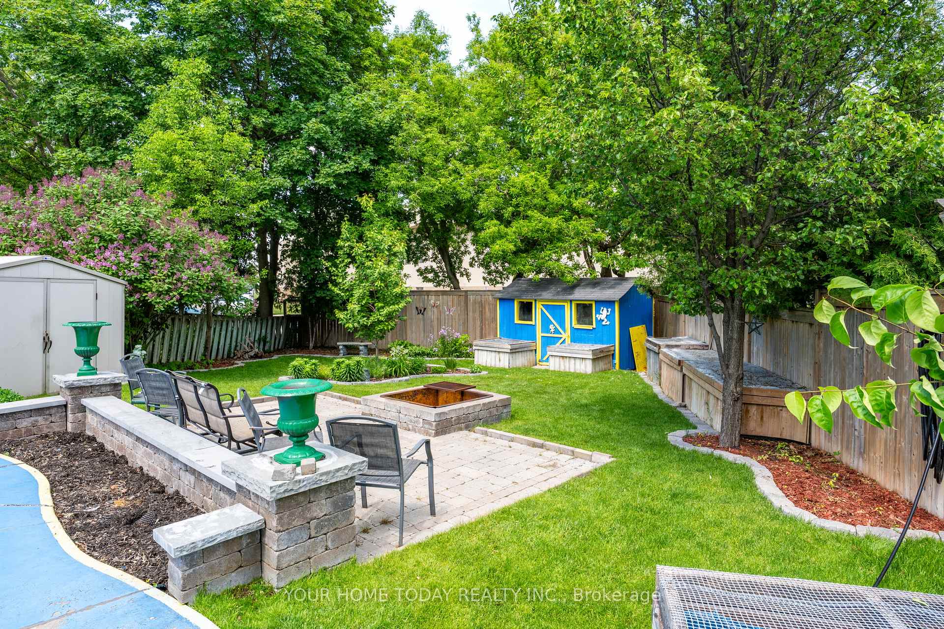 Photo 42 of 16 Normandy Boulevard, Halton Hills, Georgetown — HOMEH