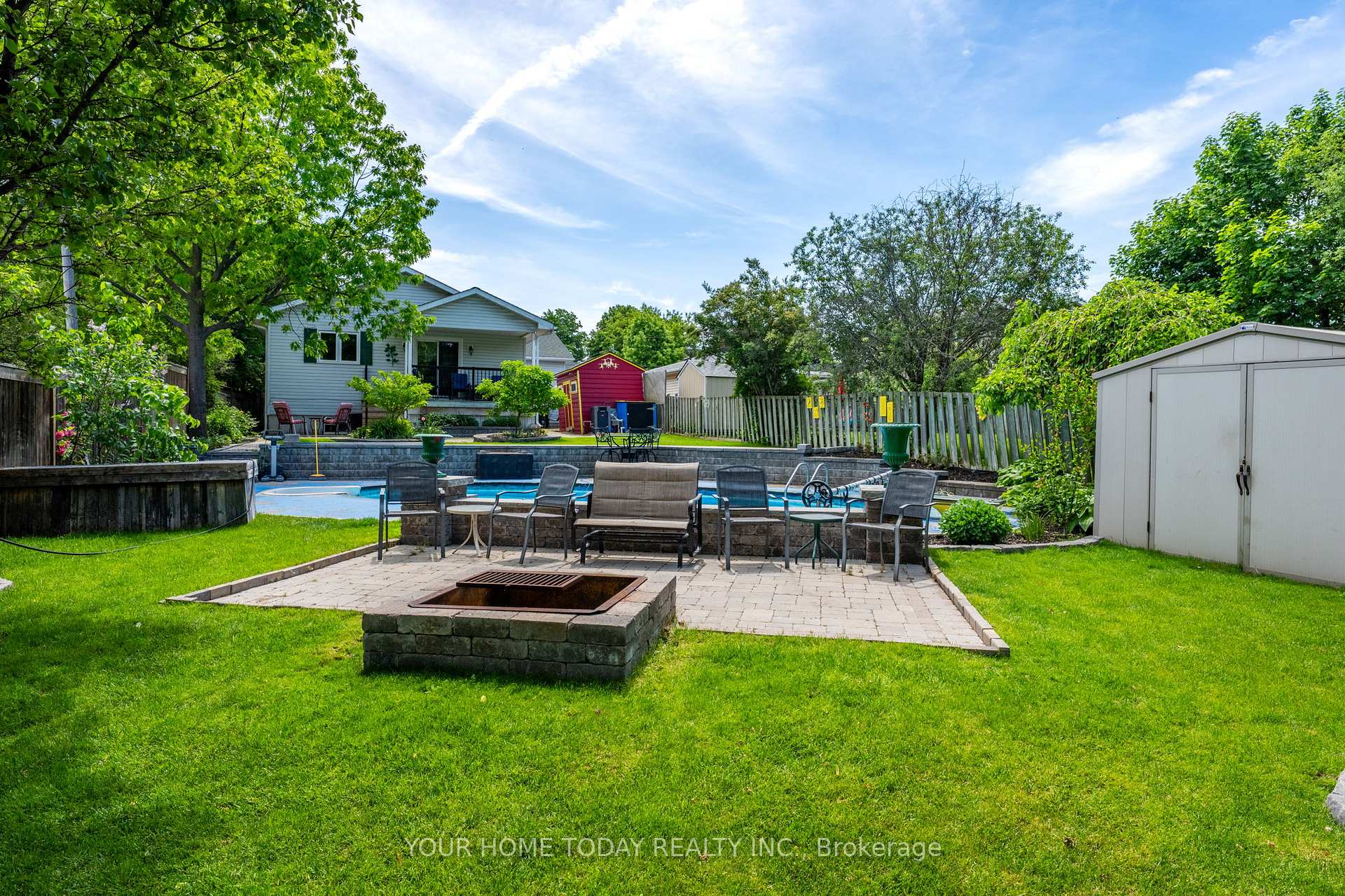 Photo 43 of 16 Normandy Boulevard, Halton Hills, Georgetown — HOMEH