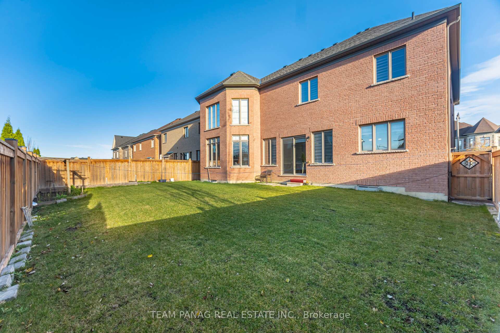 Photo 46 of 26 Snaresbrook Crescent, Brampton, Toronto Gore Rural Estate — HOMEH