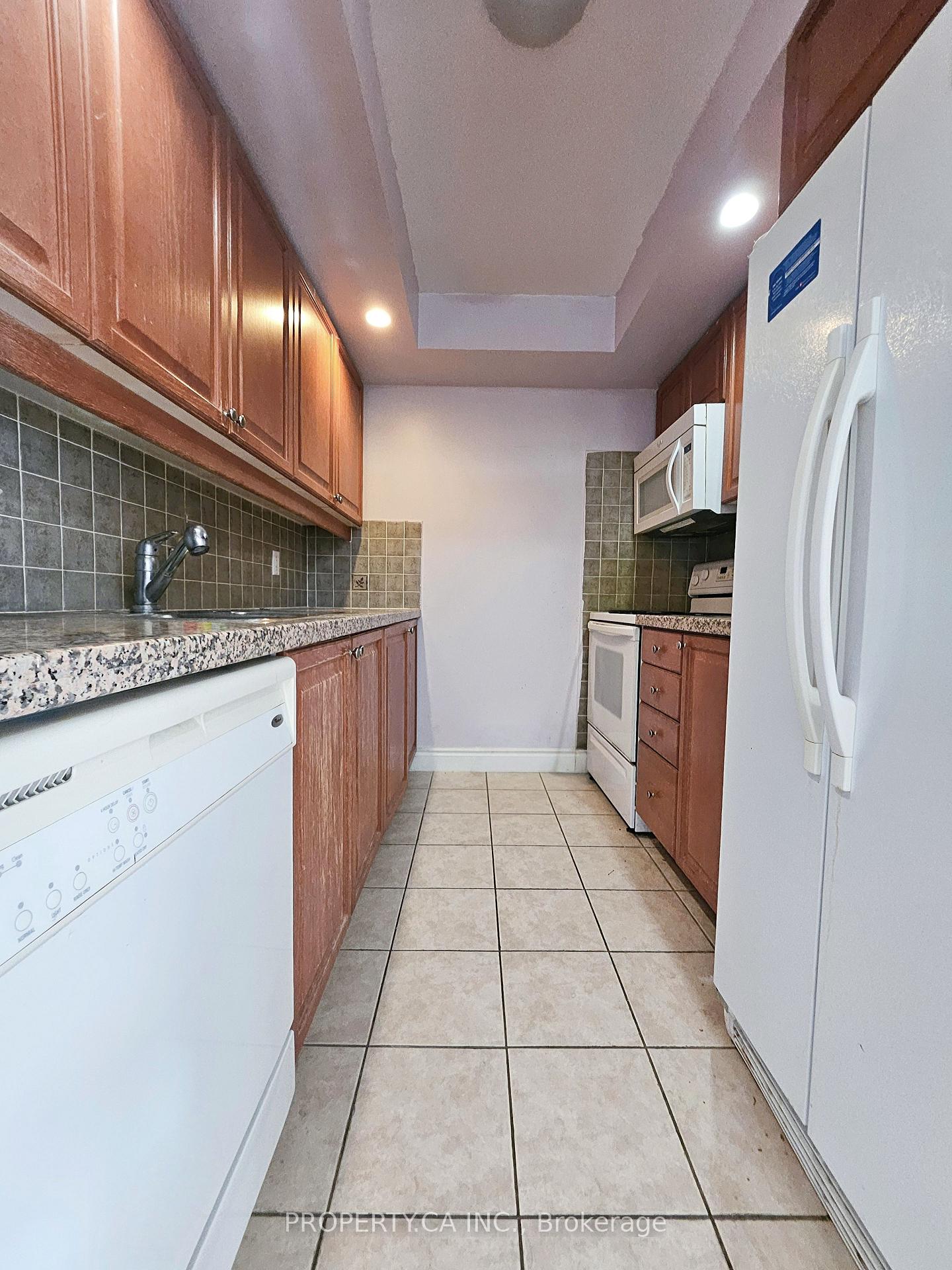 Photo 7 of Unit 708, 10 Northtown Way, North York, Willowdale East — HOMEH