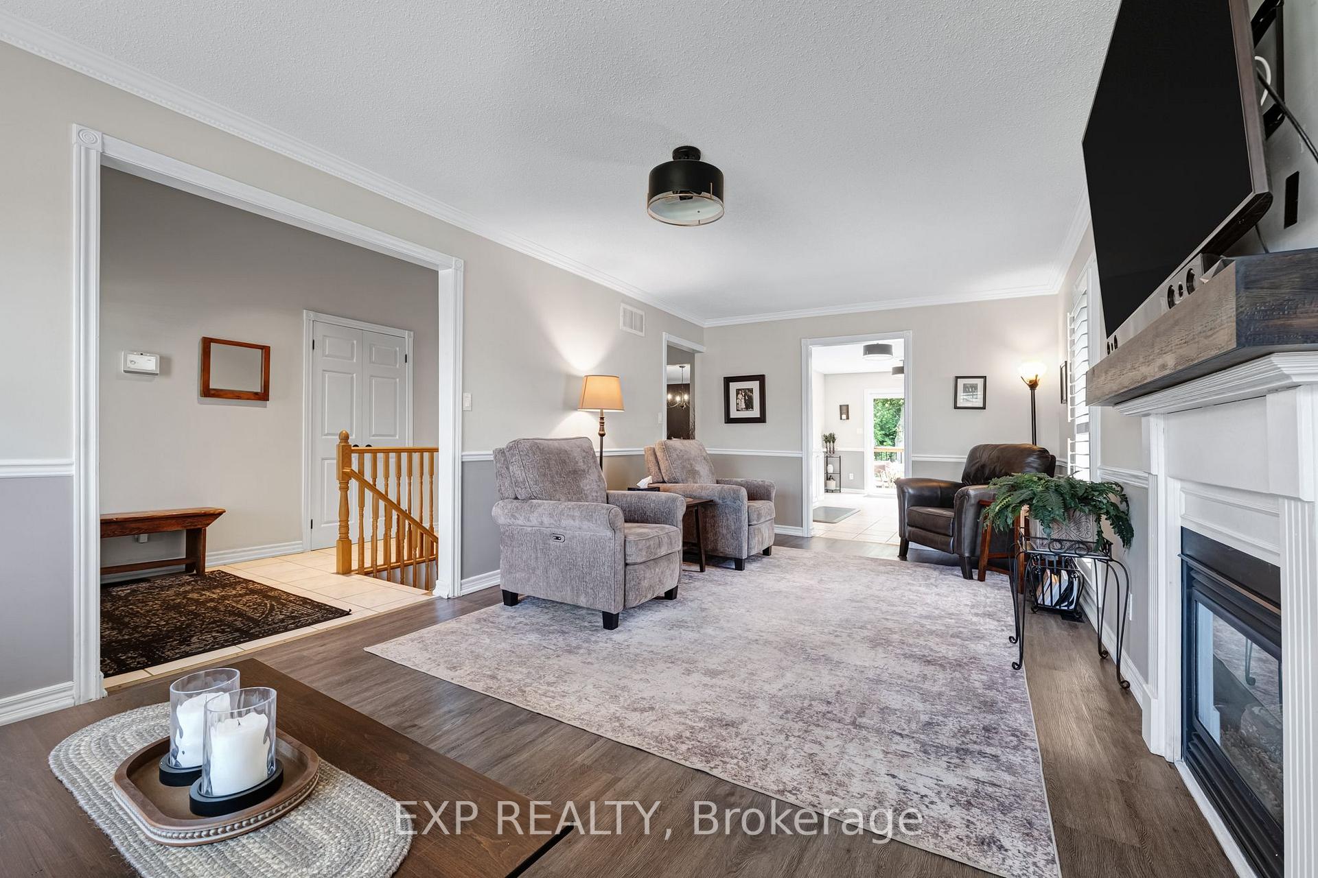 Photo 6 of 8 Low Boulevard, Uxbridge — HOMEH