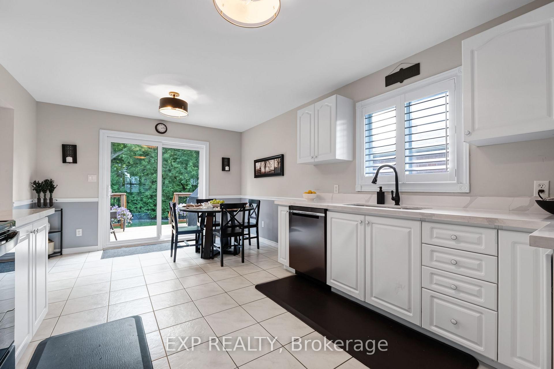 Photo 9 of 8 Low Boulevard, Uxbridge — HOMEH