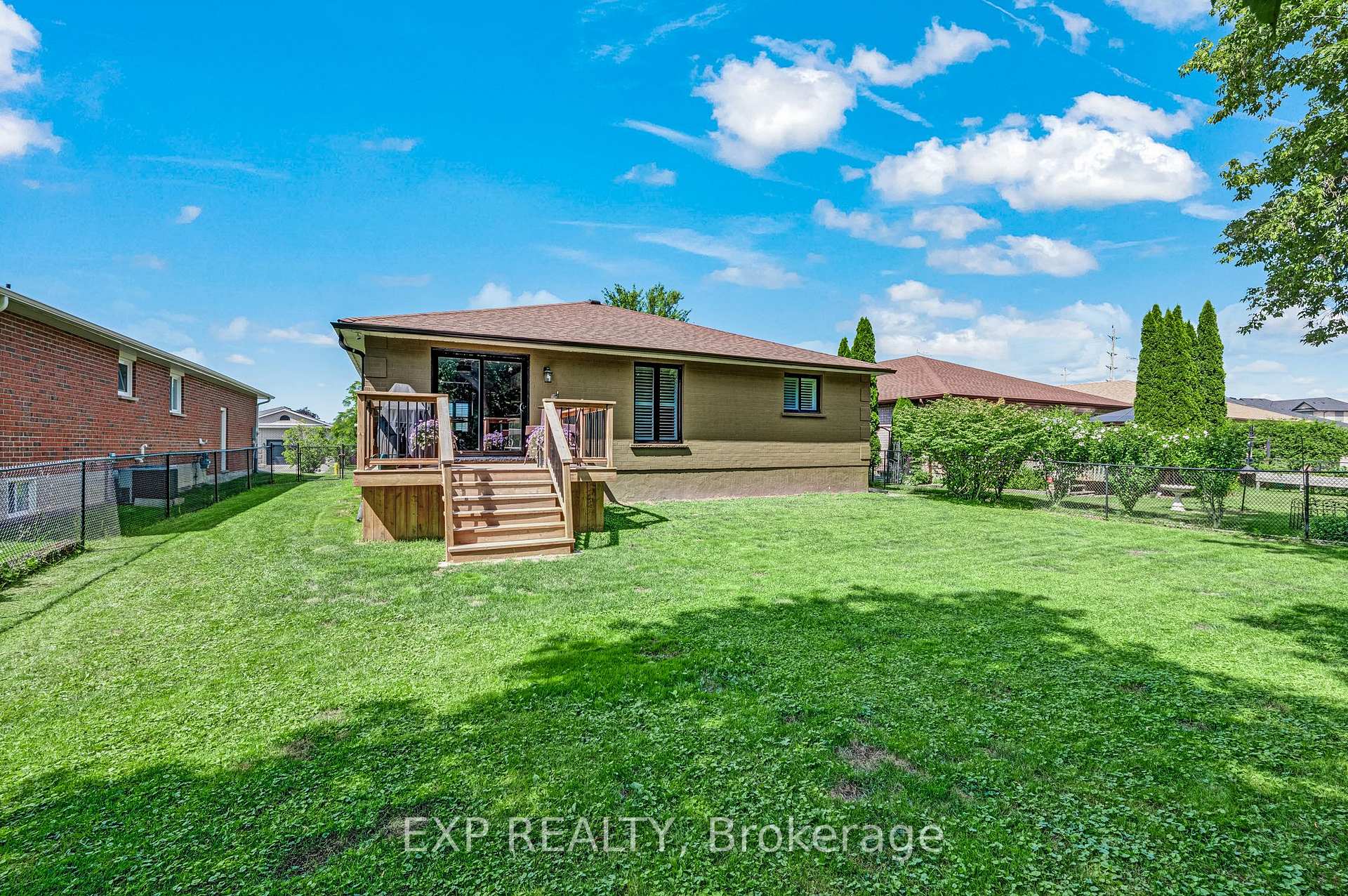 Photo 40 of 8 Low Boulevard, Uxbridge — HOMEH