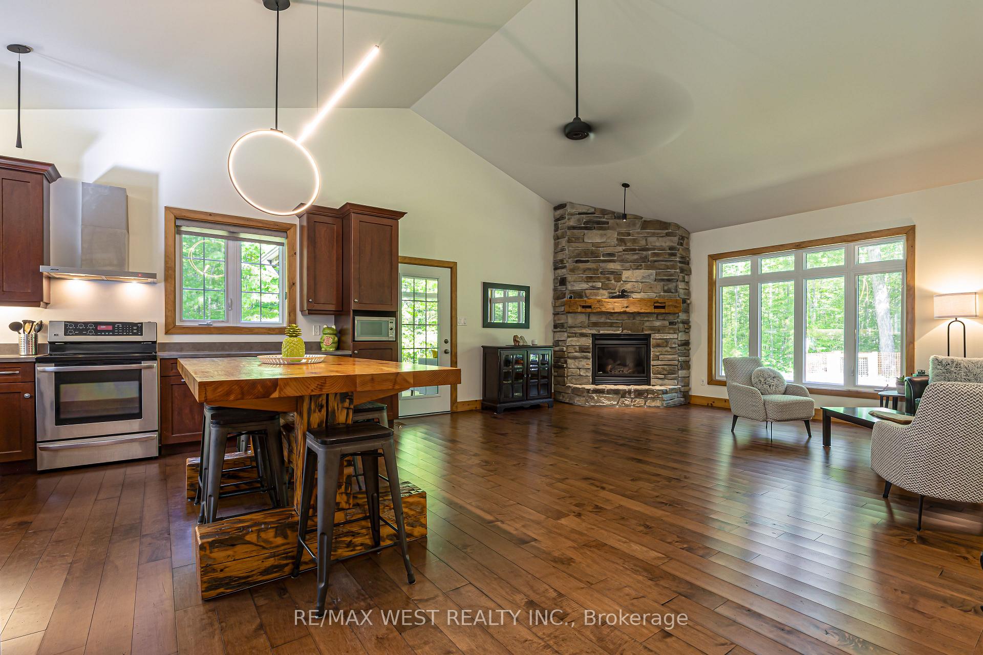 Photo 4 of 215 Flatrock Road, Tweed, Hungerford (Twp) — HOMEH