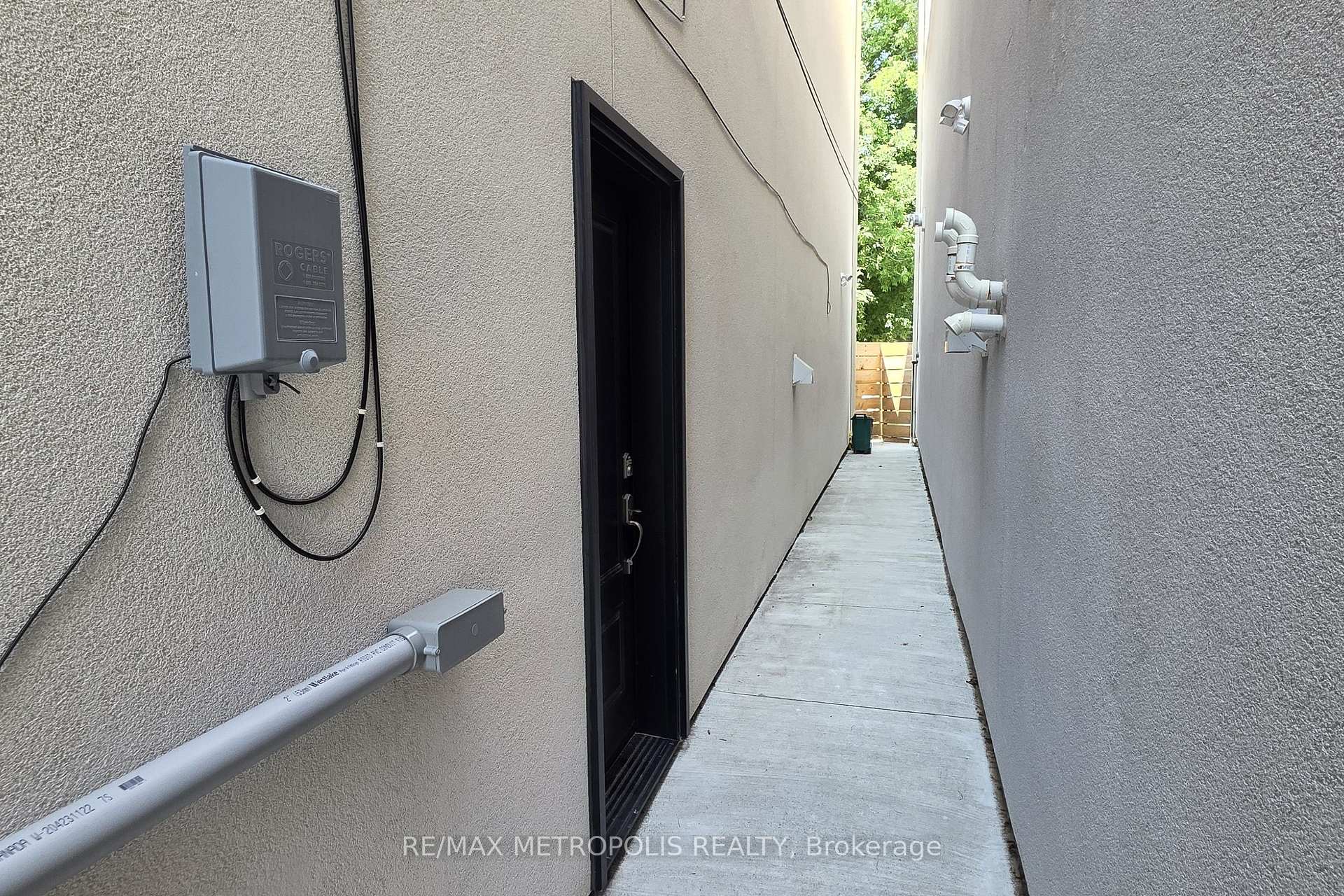 Photo 2 of Unit Basement, 1218A Islington Avenue, Etobicoke, Stonegate-Queensway — HOMEH