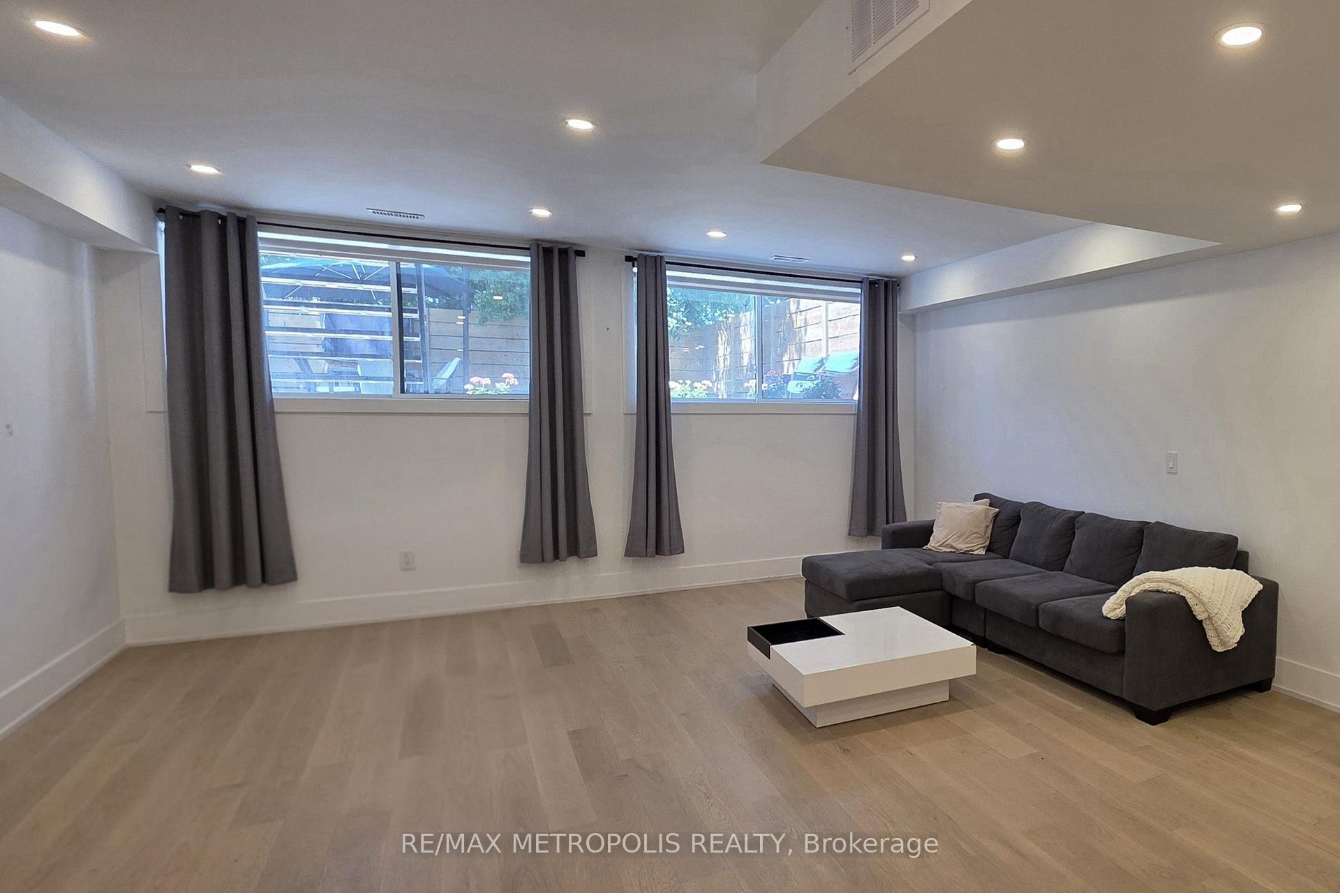 Photo 3 of Unit Basement, 1218A Islington Avenue, Etobicoke, Stonegate-Queensway — HOMEH
