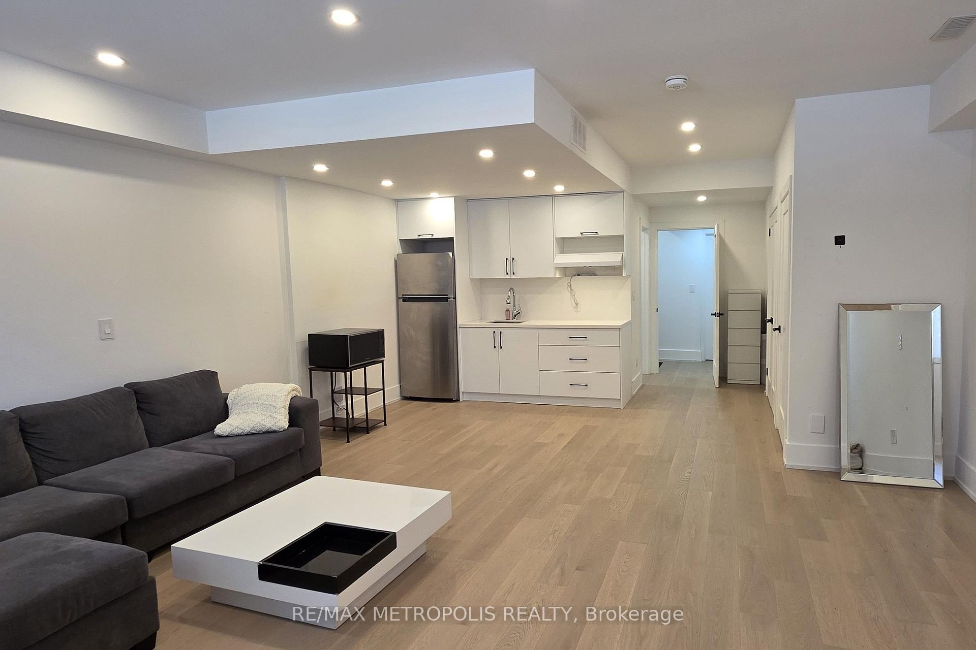 Photo 5 of Unit Basement, 1218A Islington Avenue, Etobicoke, Stonegate-Queensway — HOMEH
