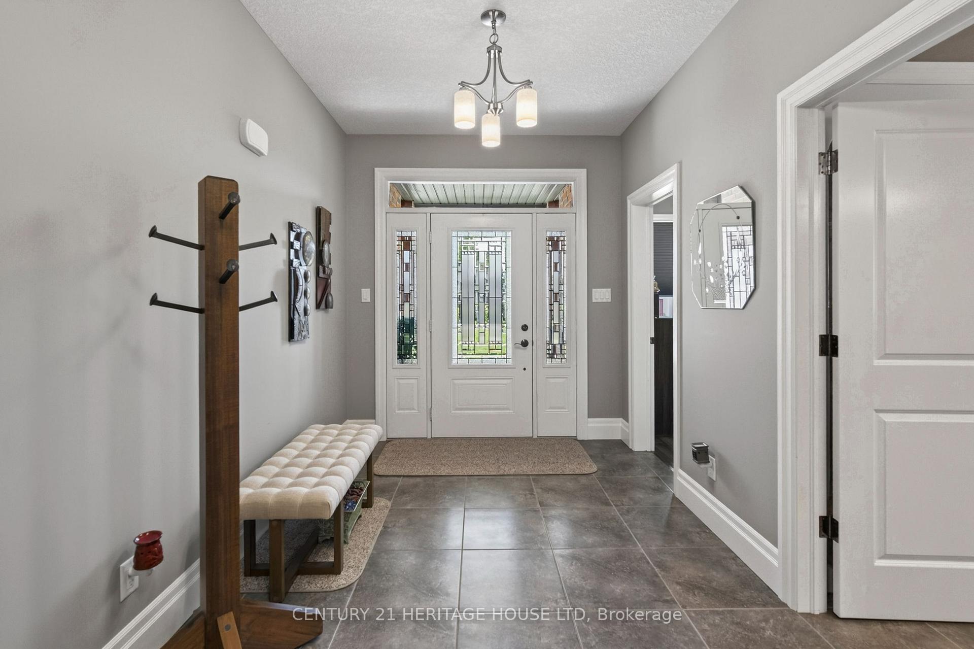 Photo 4 of 79 Gerber Drive, Perth East, Milverton — HOMEH