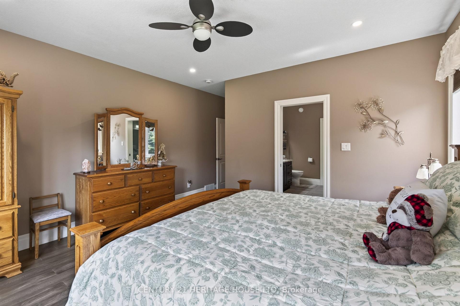 Photo 10 of 79 Gerber Drive, Perth East, Milverton — HOMEH